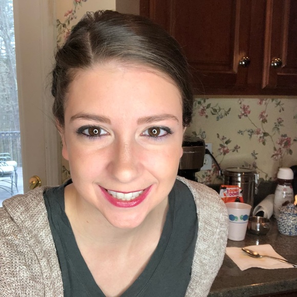 Meet your Posher, Christina - Picture 1 of 1